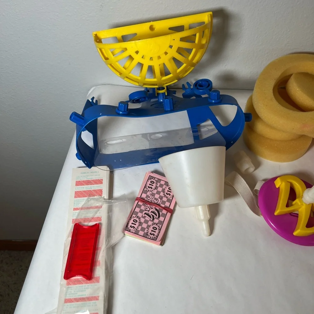 Vintage Nickelodeon Double‎ Dare Game missing timer and challenge cards